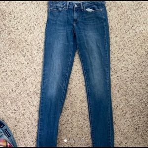 Levi 711 skinny jeans
